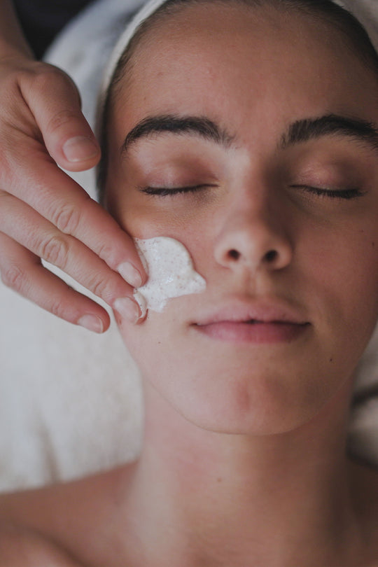 Soin Visage Anti-Âge Personnalisé